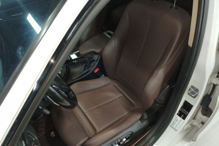 宝马3系 2018款 320Li 领先型M运动套装中控内饰19