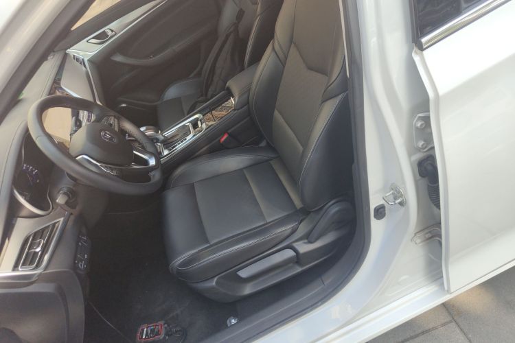 长安 逸动 2019款 高能版 1.6L GDI 自动先锋型 国VI中控内饰19