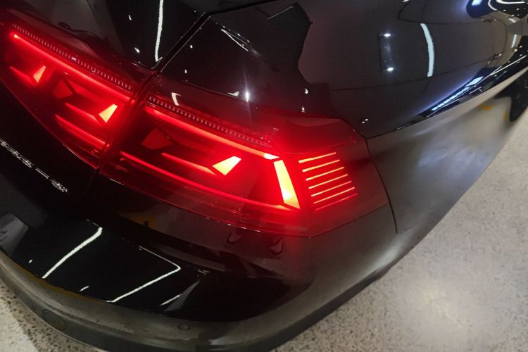 大众 迈腾 2023款 200万辆纪念版 280TSI DSG舒适型车身外观9