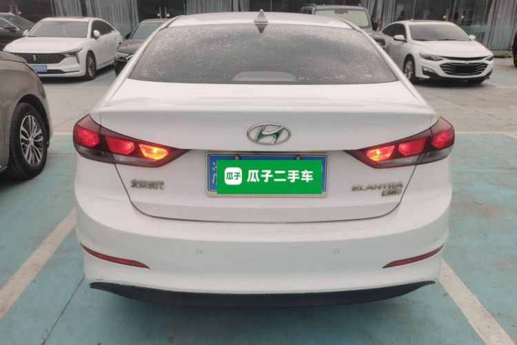 现代 领动 2016款 1.6L 自动智炫·精英型车身外观6