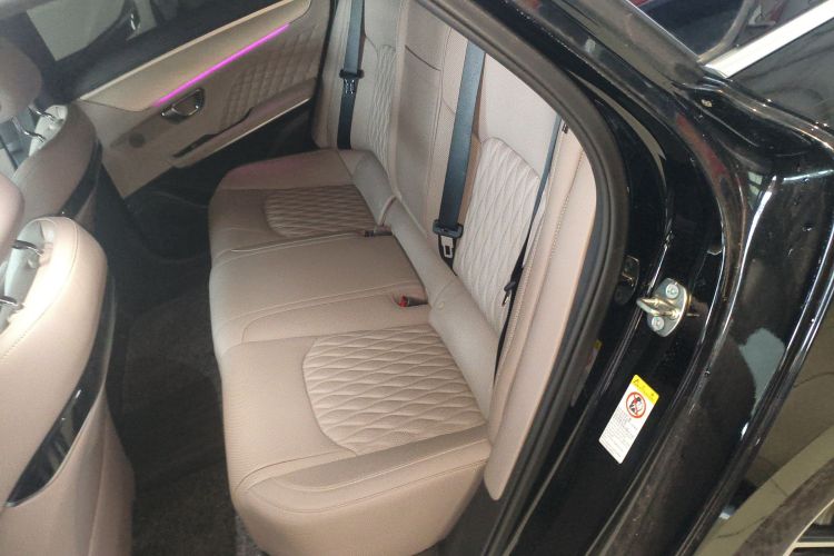 比亚迪 汉 2024款 DM-i 荣耀版 121KM 尊荣型中控内饰21