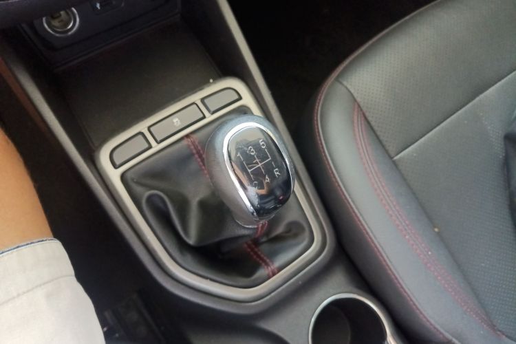 长安 逸动 2016款 1.6L 手动风尚型中控内饰18