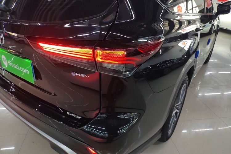丰田 皇冠陆放 2024款 2.5L HEV四驱豪华版车身外观6006