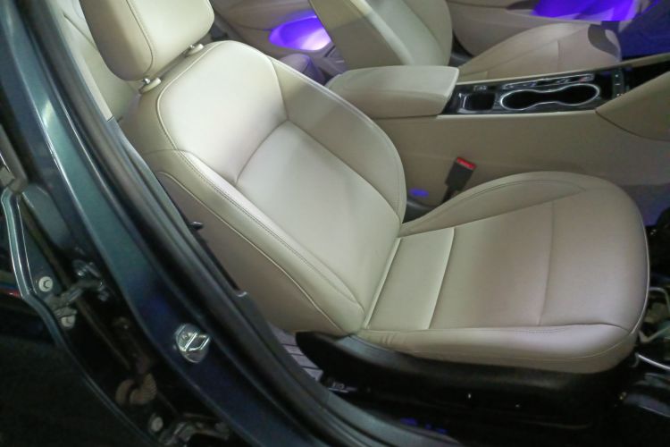 别克 君威 2020款 552T 精英型局部细节41