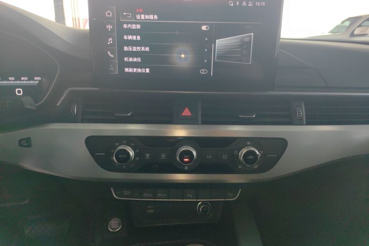 奥迪A4L 2024款 40 TFSI 时尚动感型中控内饰16