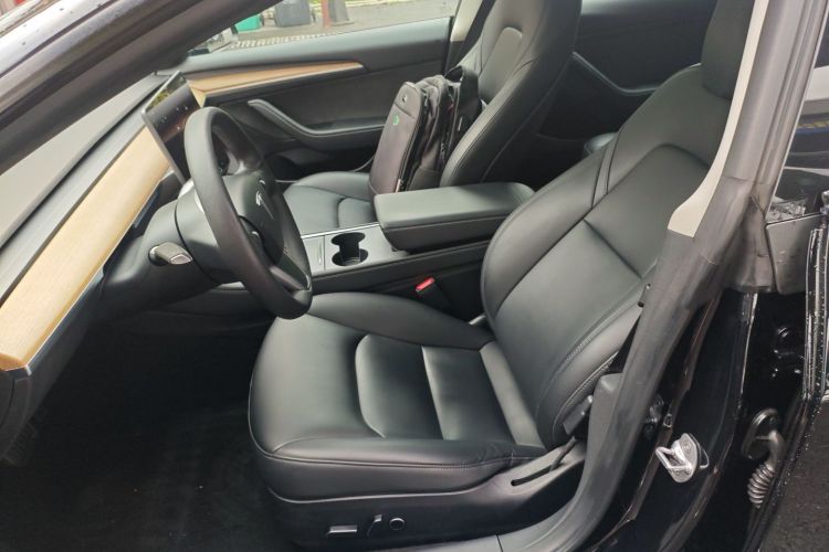 特斯拉 Model 3 2022款 后轮驱动版中控内饰19