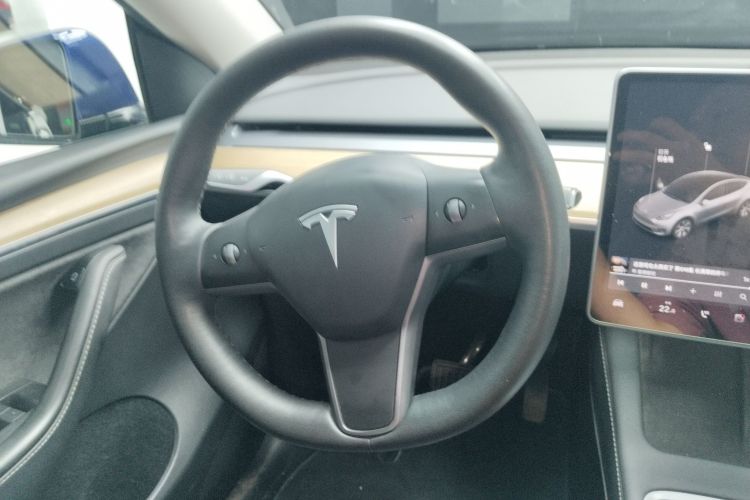 特斯拉 Model Y 2021款 标准续航后驱版中控内饰13