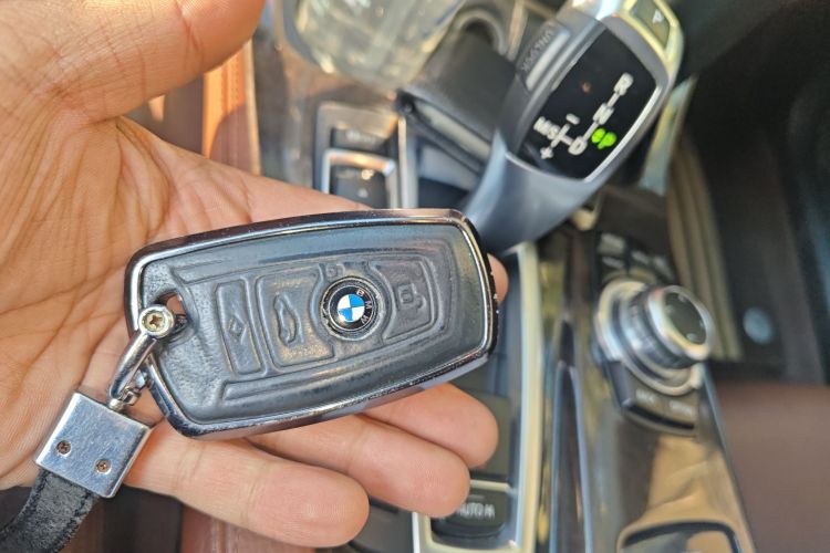 宝马5系 2017款 525Li 领先型中控内饰11