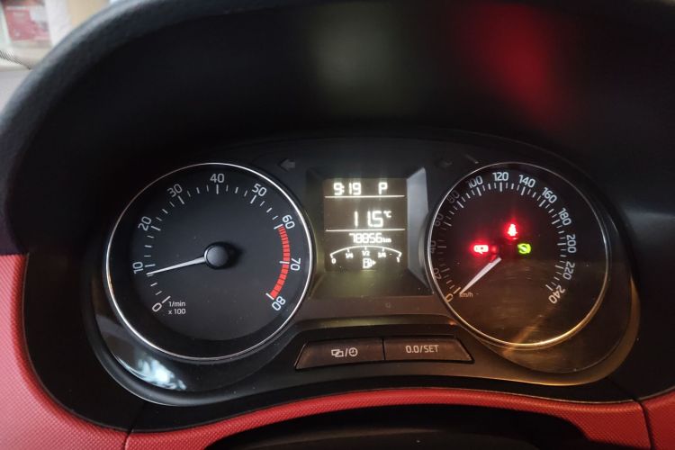 斯柯达 晶锐 2015款 1.6L 自动运动版中控内饰14