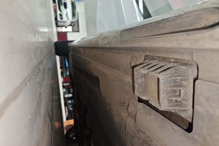 宝马3系 2025款 325Li M运动套装局部细节9001