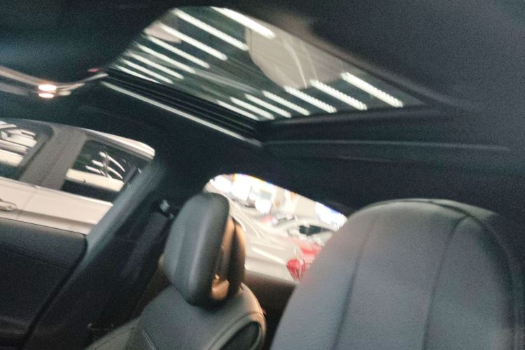 奔驰C级 2022款 改款 C 200 L 运动版局部细节22