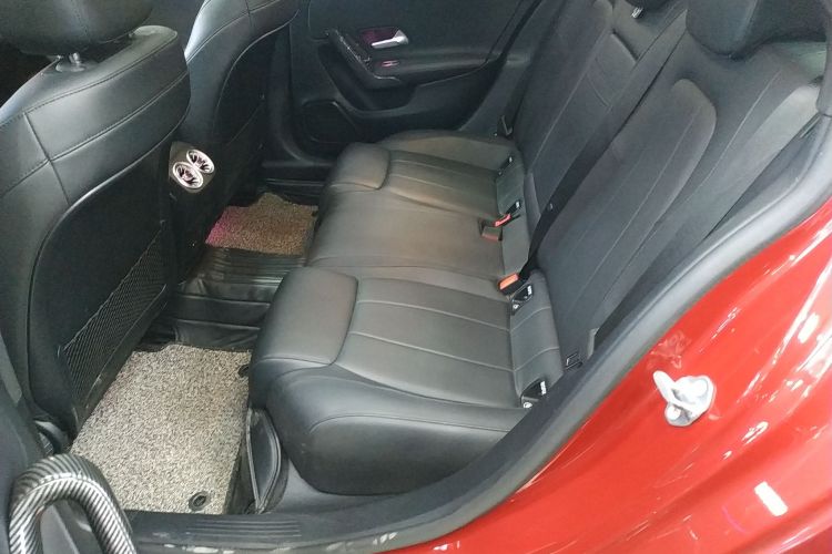 奔驰A级 2020款 改款 A 200 L 运动轿车动感型中控内饰7002