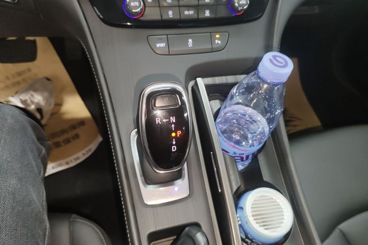 别克 君越 2019款 28T 豪华型局部细节18