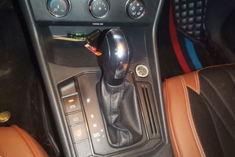 大众 朗逸 2018款 1.5L 自动风尚版 国V中控内饰18