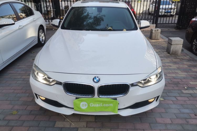 宝马3系 2015款 320i 时尚型车身外观2