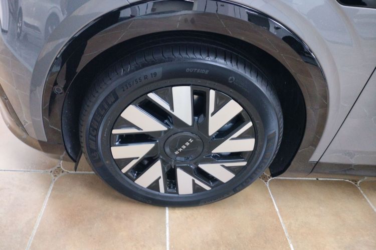 极氪MIX 2025款 长续航智驾版车身外观6007