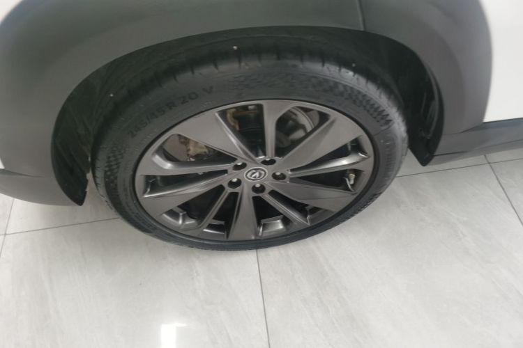 长安UNI-T 2020款 1.5T 尊贵型车身外观6008