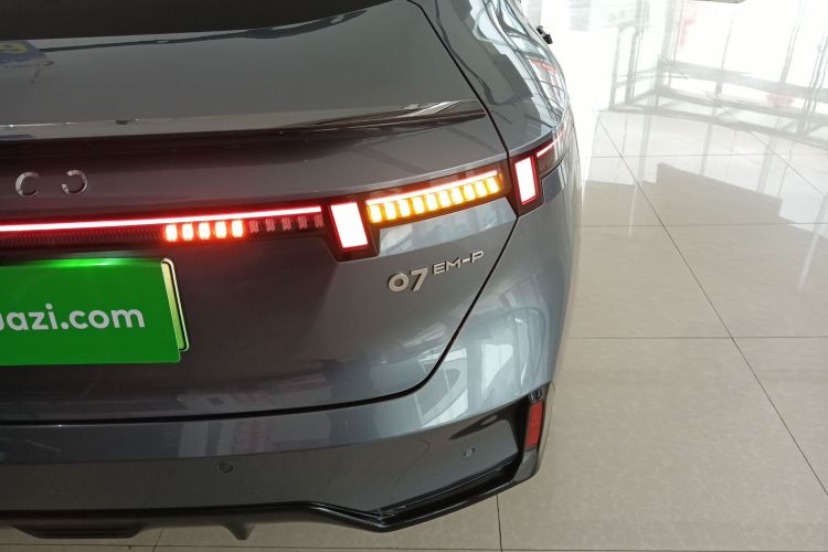 领克07 2024款 EM-P 126长续航 Ultra车身外观9