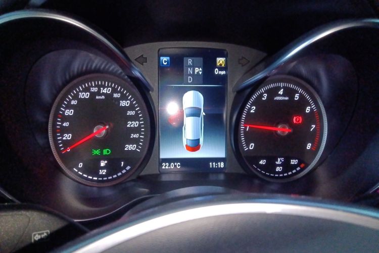 奔驰C级(进口) 2018款 C 200 轿跑车中控内饰14