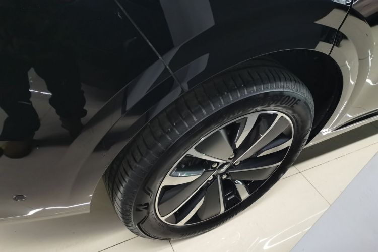 理想汽车 理想L6 2025款 Pro 智能焕新版车身外观6003