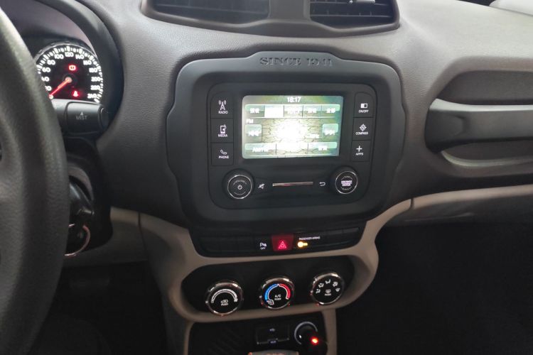 Jeep 自由侠 2016款 1.4T 自动高能版局部细节16