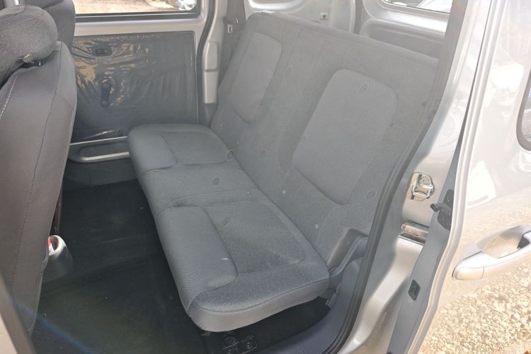 五菱汽车 五菱之光新能源 2025款 201km 舒适型中控内饰7004