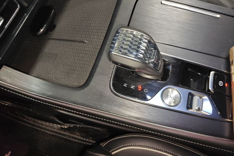 广汽传祺 传祺GS8 2022款 领航系列 2.0TGDI 四驱豪华智联版（六座）中控内饰7001