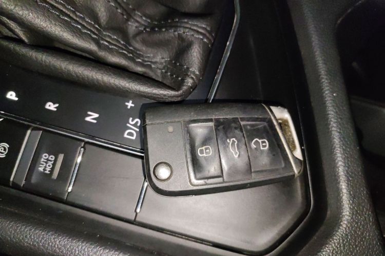 大众 途观L 2022款 330TSI 自动两驱舒享版中控内饰11