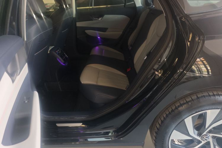 大众 帕萨特 2025款 Pro 380TSI 星空龙运版中控内饰21