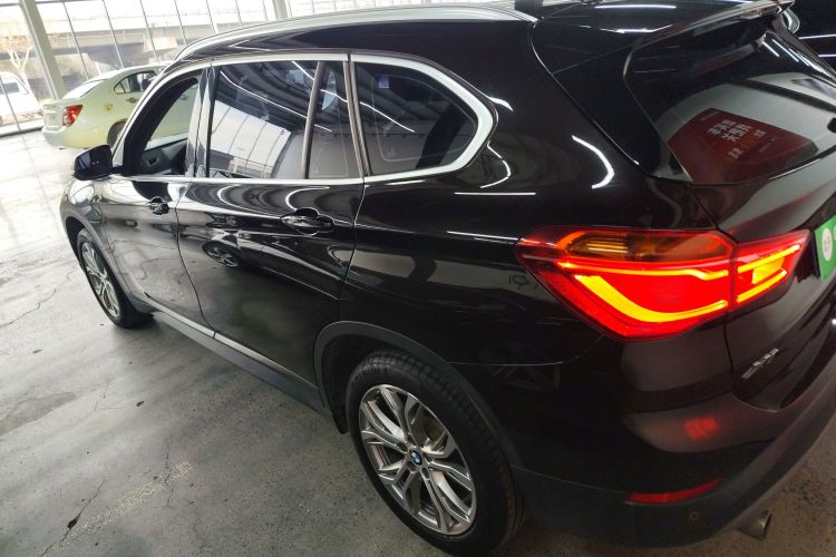 宝马X1 2019款 sDrive20Li 领先型车身外观6003