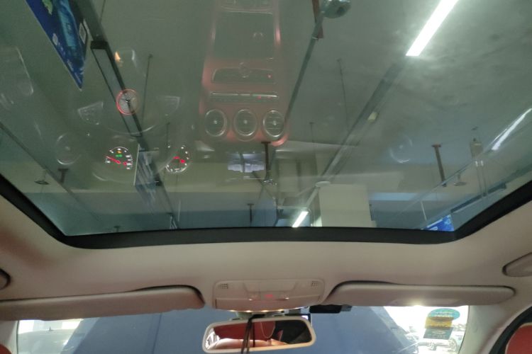 奔驰C级(进口) 2018款 C 200 旅行轿车局部细节22