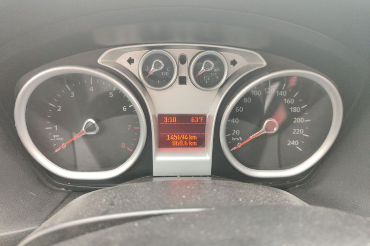 福特 福克斯 2013款 两厢经典 1.8L 手动百万纪念版中控内饰14