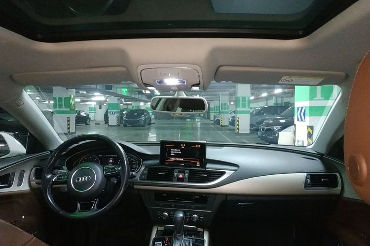 奥迪A7 2017款 40 TFSI 进取型中控内饰22