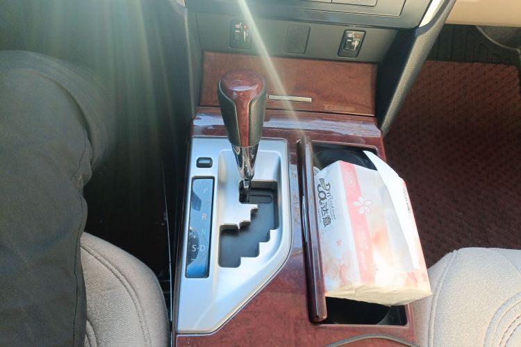 丰田 凯美瑞 2013款 2.0G 舒适版中控内饰18