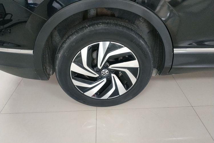 大众 途观L 2024款 300TSI 自动两驱智享版车身外观6008