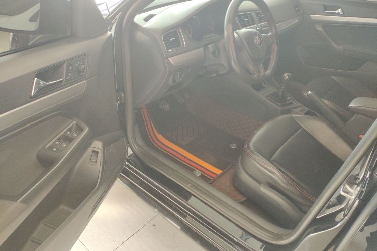 大众 朗逸 2017款 1.6L 手动风尚版中控内饰20