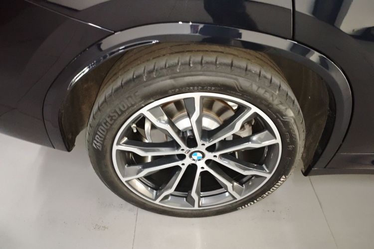 宝马X3 2022款 xDrive30i 领先型 M曜夜套装车身外观6008