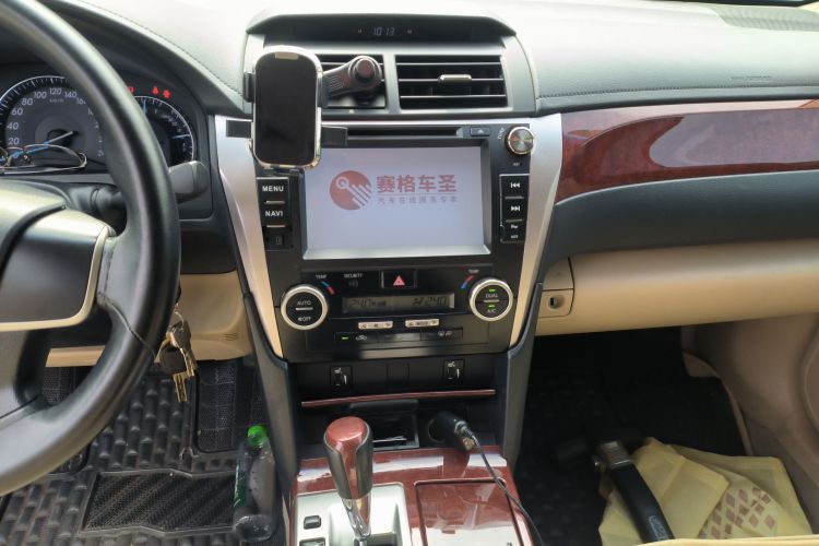 丰田 凯美瑞 2013款 2.5G 舒适版中控内饰16