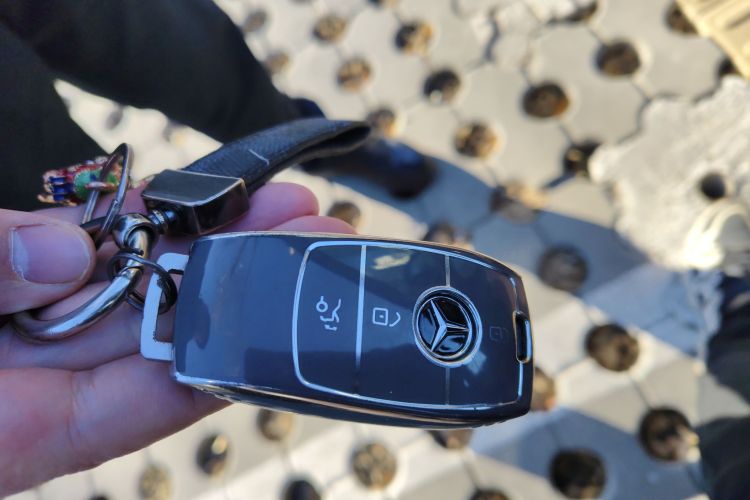 奔驰E级 2021款 E 300 L 运动尊贵型中控内饰11