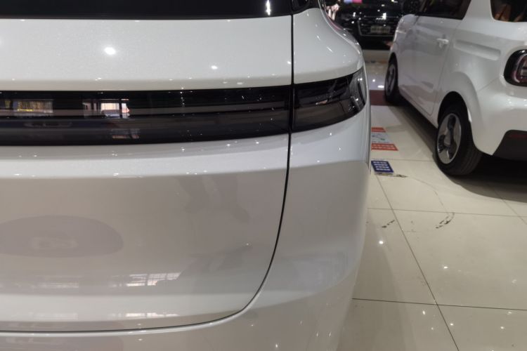 理想汽车 理想L6 2024款 Pro车身外观9