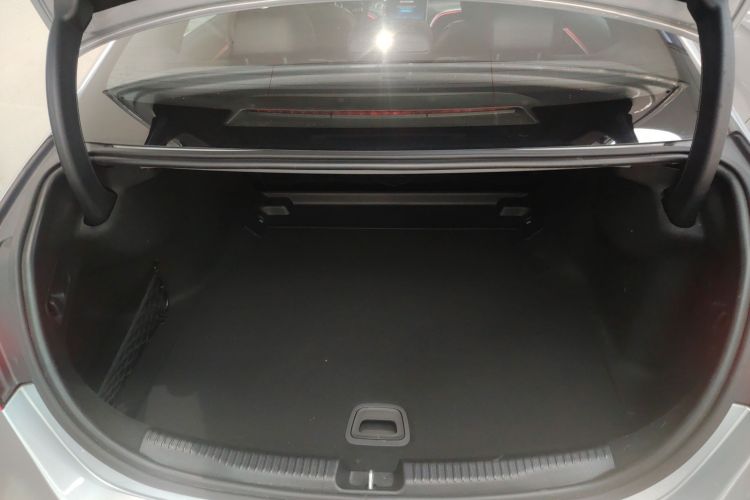 奔驰C级 2022款 C 260 L 运动版机舱底盘23