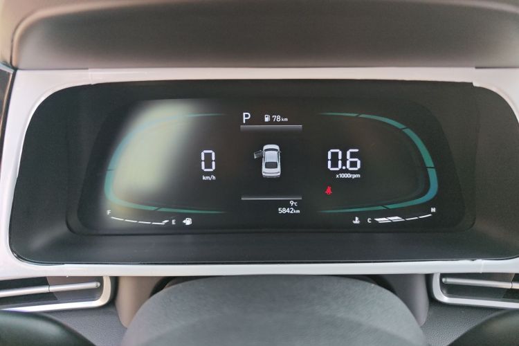 现代 伊兰特 2023款 1.5L CVT GLX精英版局部细节14