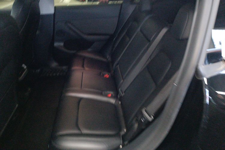 特斯拉 Model Y 2021款 标准续航后驱版中控内饰21