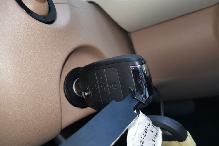 五菱汽车 宏光MINIEV 2025款 四门版 进阶款中控内饰7001