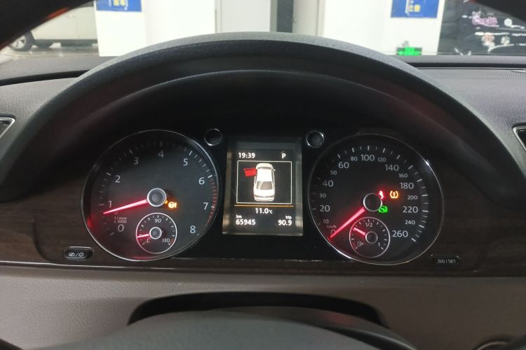 大众 迈腾 2015款 1.8TSI 尊贵型中控内饰14