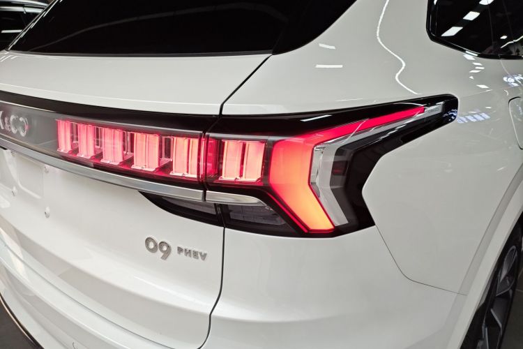 领克09 EM-P 2021款 2.0T PHEV Ultra 七座车身外观9