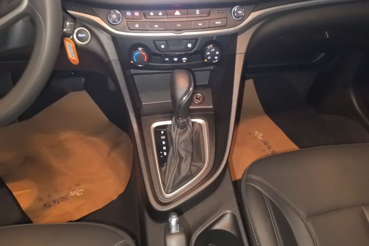 别克 英朗 2021款 改款 典范 1.5L 自动精英型中控内饰18