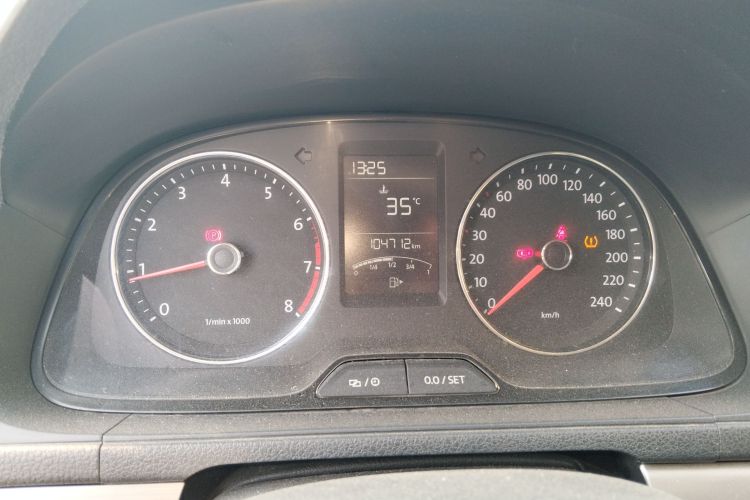 大众 朗逸 2013款 改款经典 1.6L 手动舒适版中控内饰14