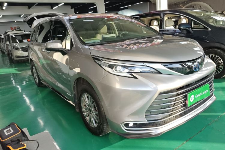 丰田 赛那SIENNA 2021款 2.5L混动 豪华版车身外观3