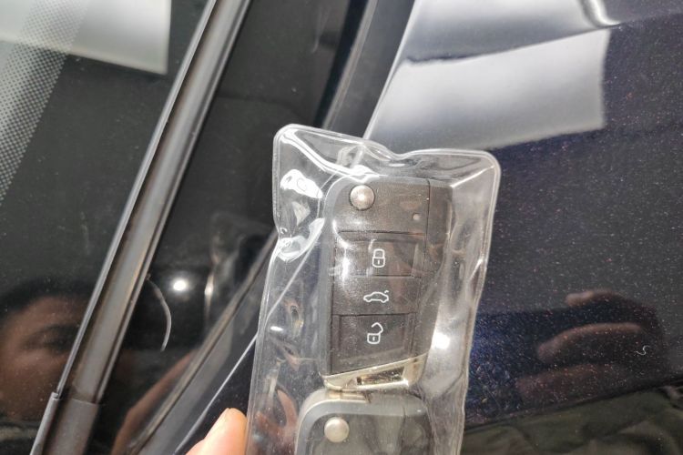 大众 途观L 2023款 改款 330TSI 自动两驱智享版中控内饰7001